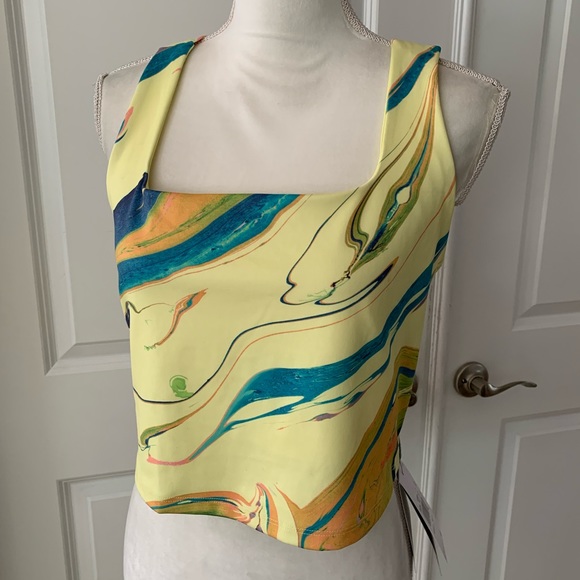 Nike Aurora Women's Cropped Marbled Tank - Picture 8 of 16